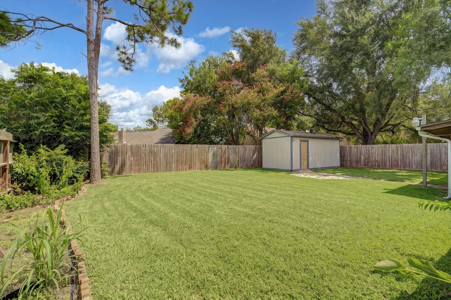 14218 Whitecross Drive, Houston, TX 77083 Large open lawn with room for pool or playset