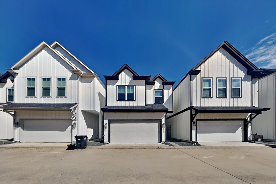 Property photo for 6722 Parker Oaks Lane, Houston, TX