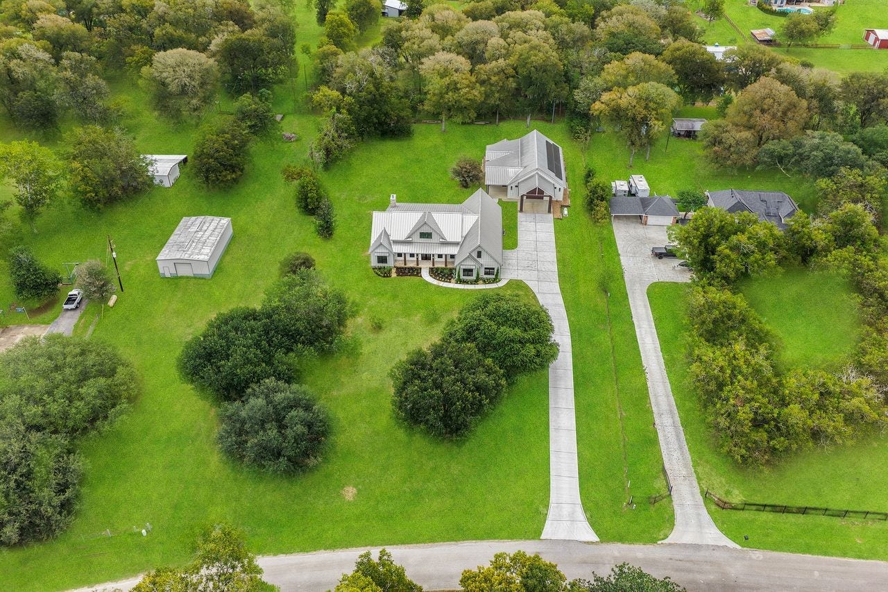 7020 Terry Lane, Fulshear, TX 77406 7020 Terry Lane, Fulshear, TX 77406