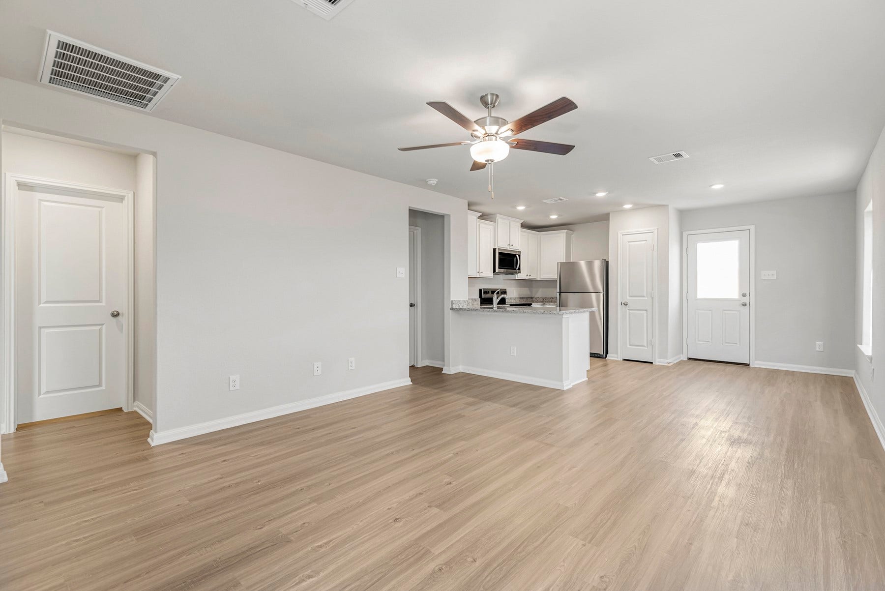 8206 Burnt Orchid Drive, Houston, TX 77016 8206 Burnt Orchid Drive, Houston, TX 77016