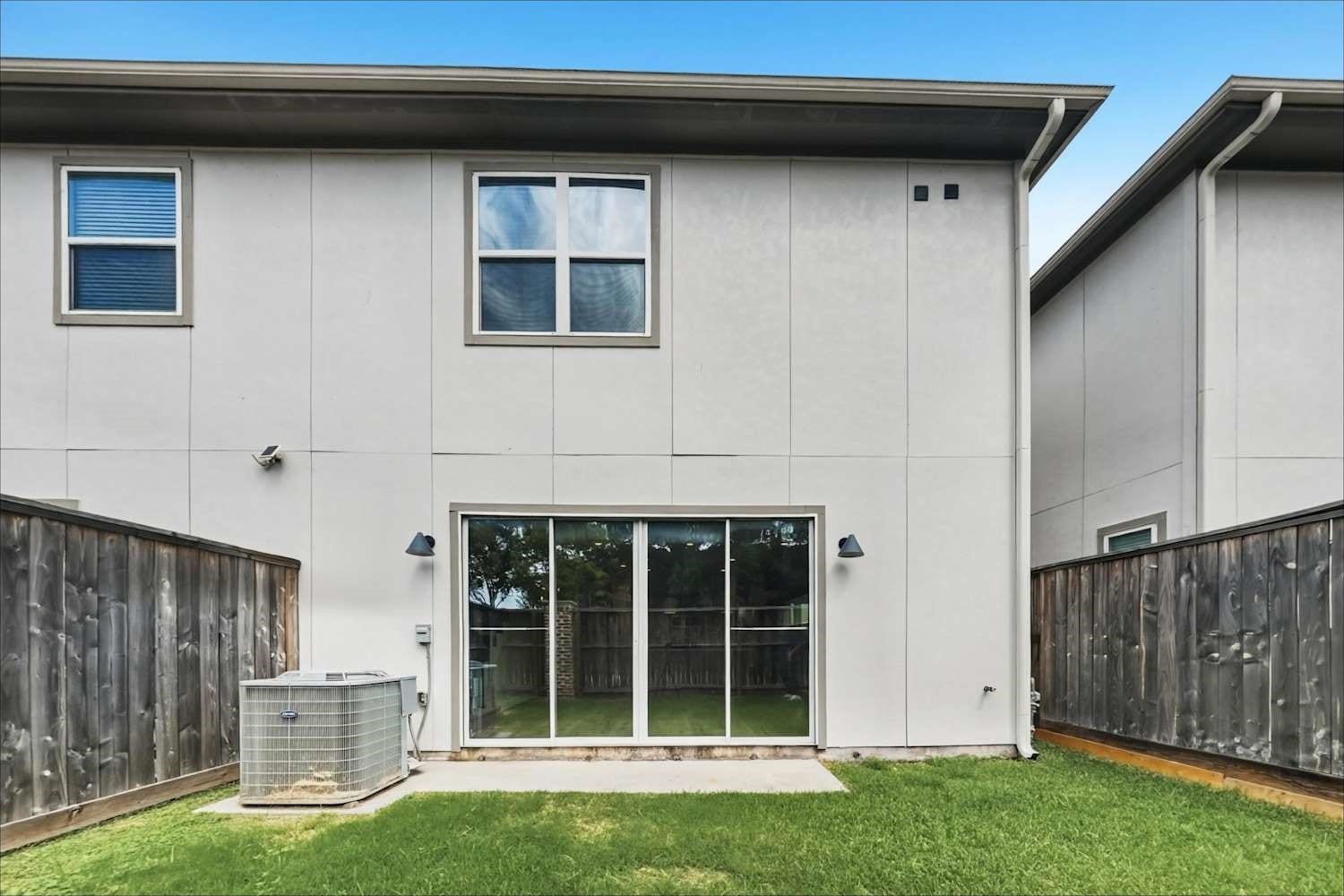 10426 Executive Lake Drive, Stafford, TX 77477