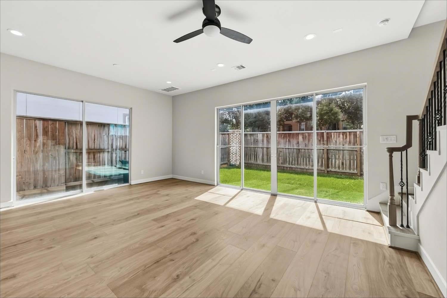 10426 Executive Lake Drive, Stafford, TX 77477