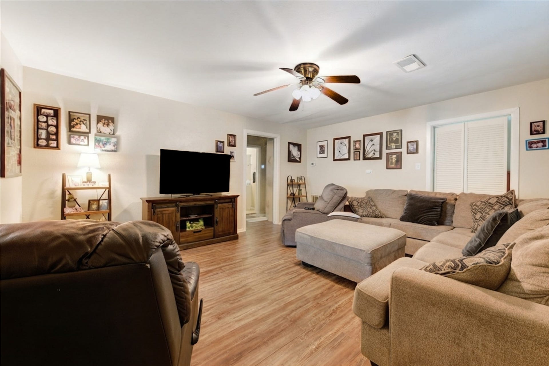 2206 Oaklawn Drive, La Marque, TX 77568 2206 Oaklawn Drive, La Marque, TX 77568