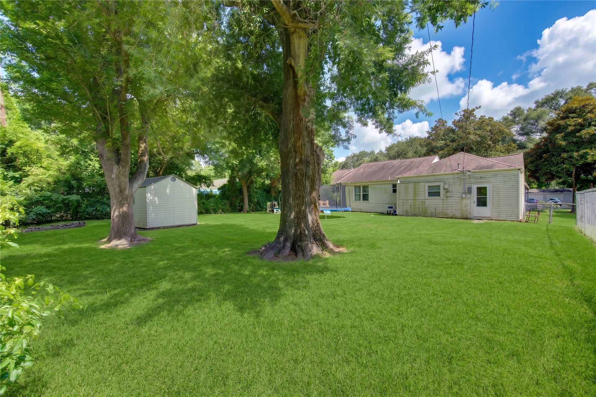 2206 Oaklawn Drive, La Marque, TX 77568 2206 Oaklawn Drive, La Marque, TX 77568