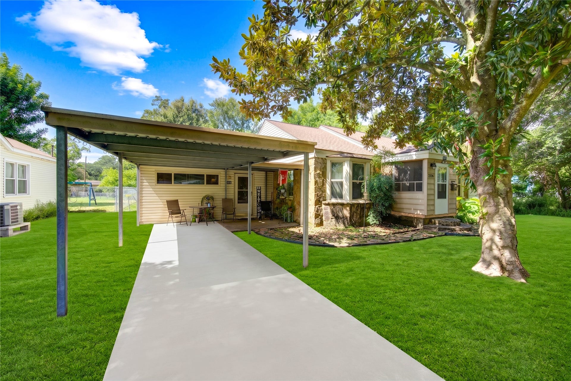 2206 Oaklawn Drive, La Marque, TX 77568 2206 Oaklawn Drive, La Marque, TX 77568