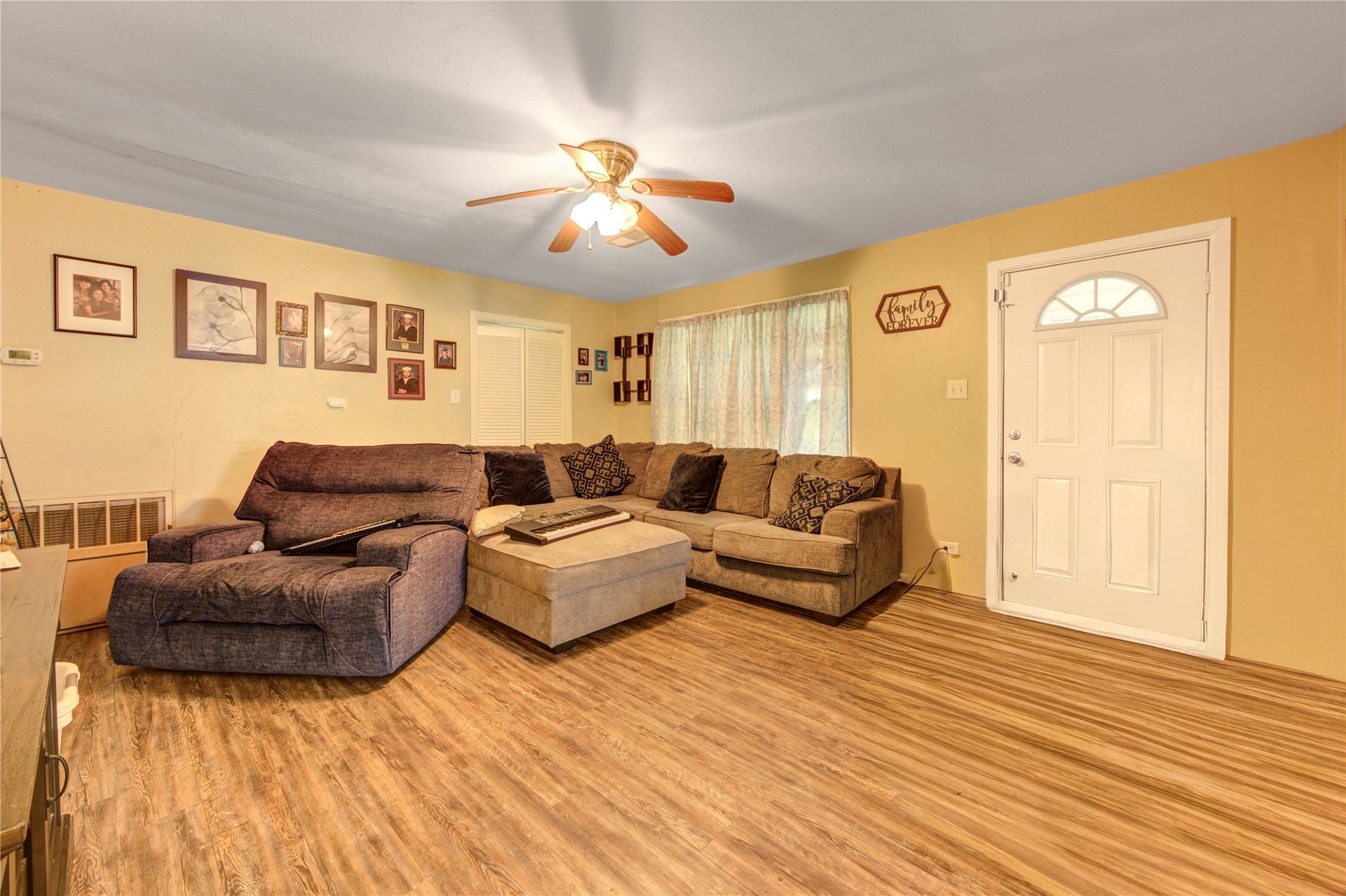 2206 Oaklawn Drive, La Marque, TX 77568 2206 Oaklawn Drive, La Marque, TX 77568