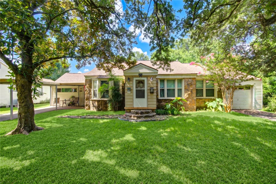 Property photo for 2206 Oaklawn Drive, La Marque, TX