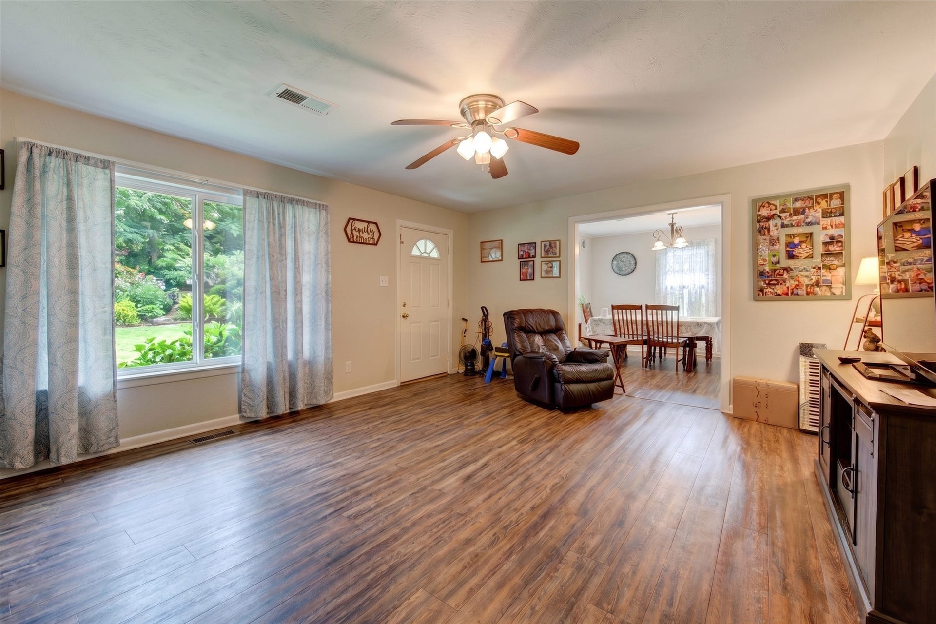 2206 Oaklawn Drive, La Marque, TX 77568 2206 Oaklawn Drive, La Marque, TX 77568