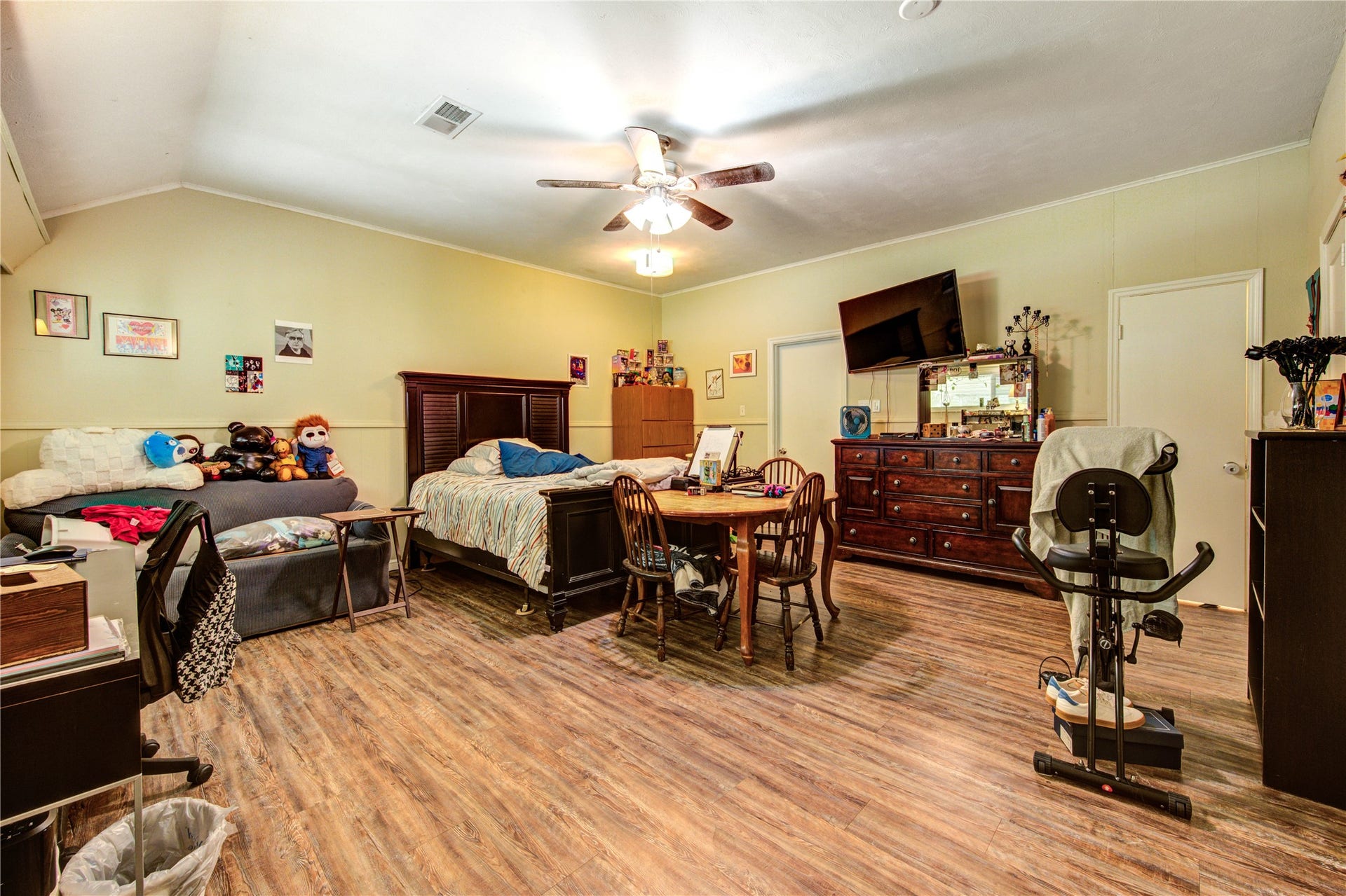 2206 Oaklawn Drive, La Marque, TX 77568 2206 Oaklawn Drive, La Marque, TX 77568