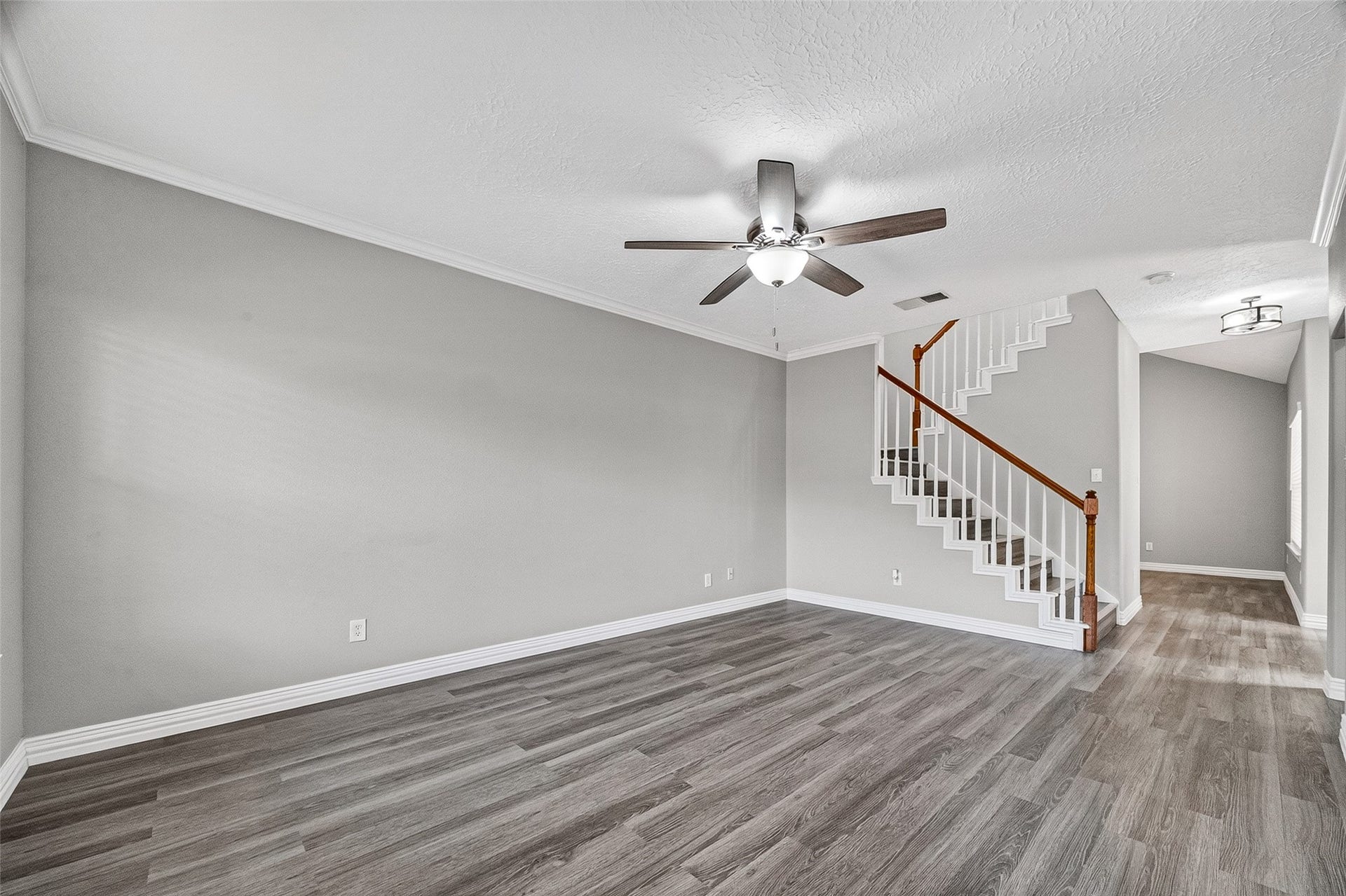 2034 Glencove Drive, Seabrook, TX 77586 Open living space flows easily to the stairs and dining area