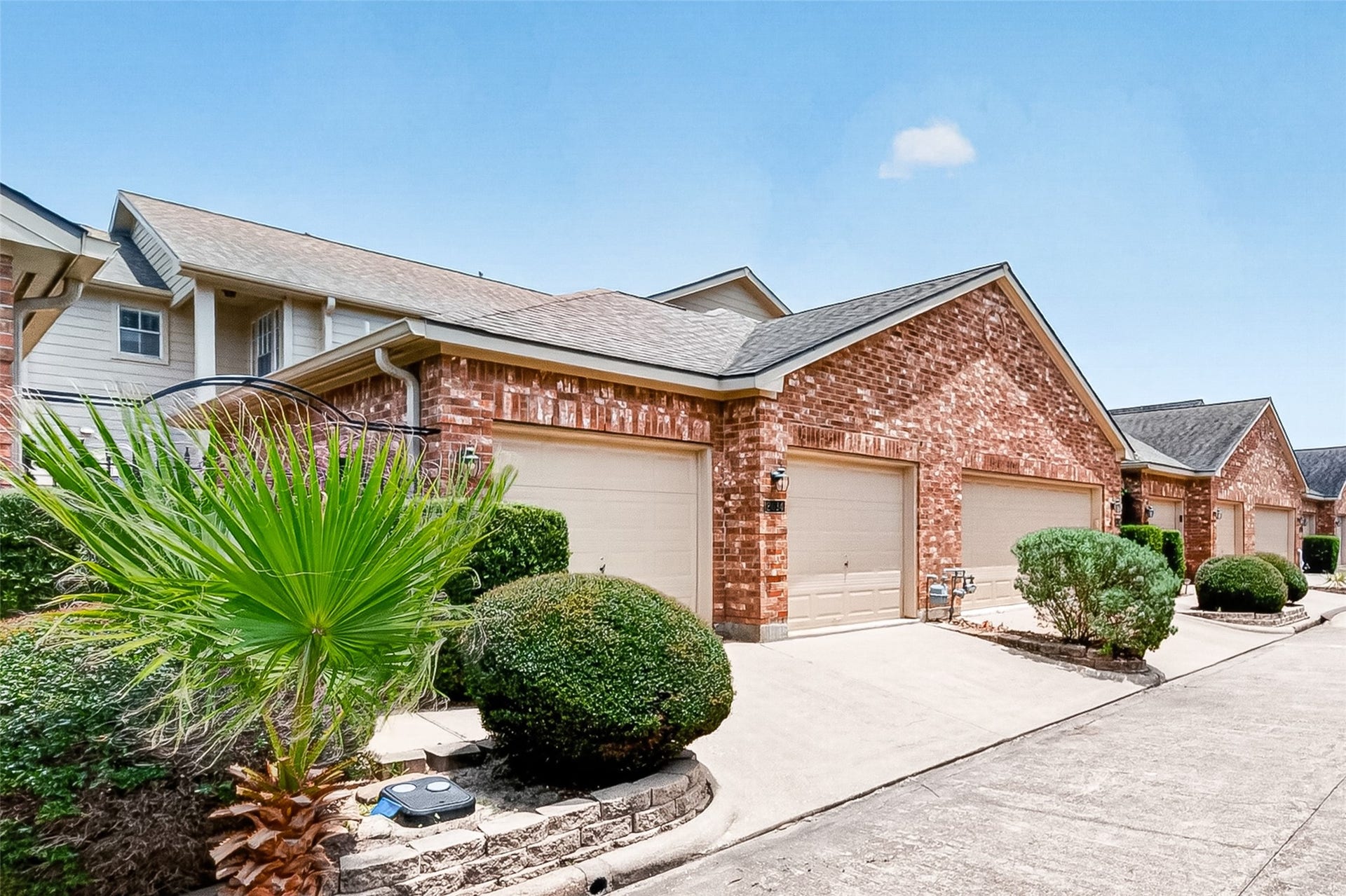 2034 Glencove Drive, Seabrook, TX 77586 Mature landscaping adds curb appeal