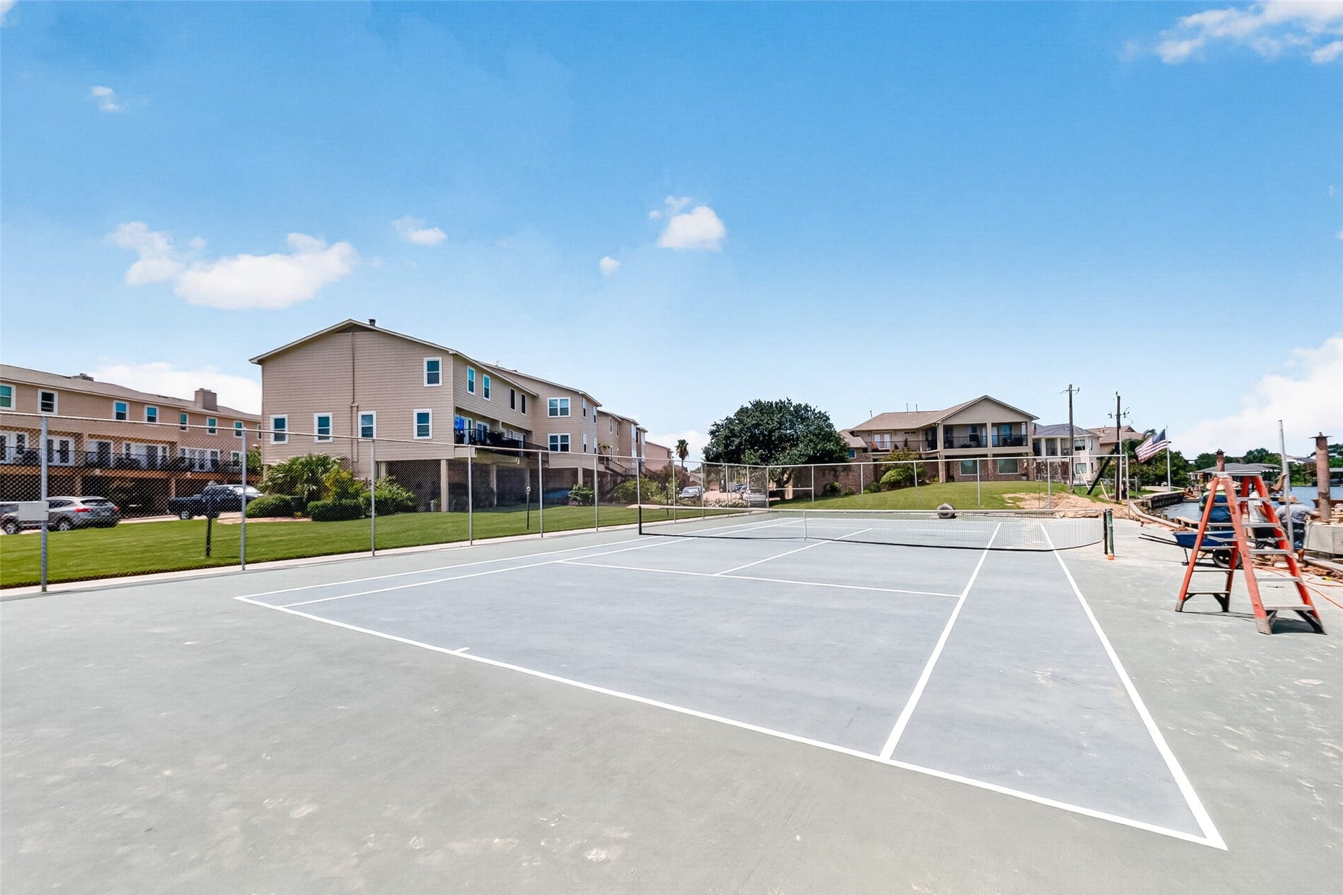 2034 Glencove Drive, Seabrook, TX 77586 Enjoy community amenities, including sport courts