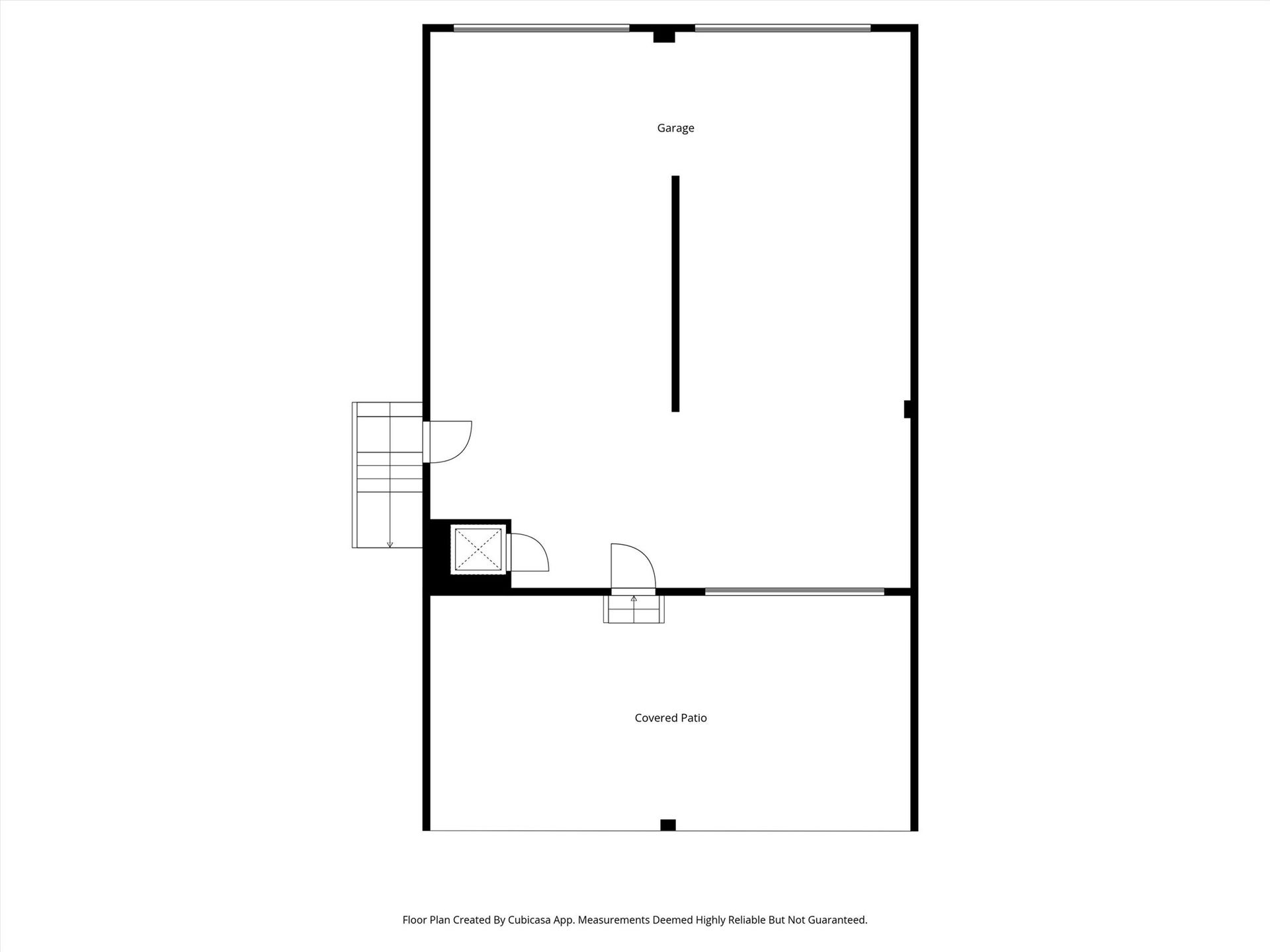 438 Amanda Circle, Tiki Island, TX 77554 The ground level is thoughtfully
designed to maximize function,
featuring the oversized garage,
generous covered entertaining
space, and easy access to the
canal, dock, and slip.