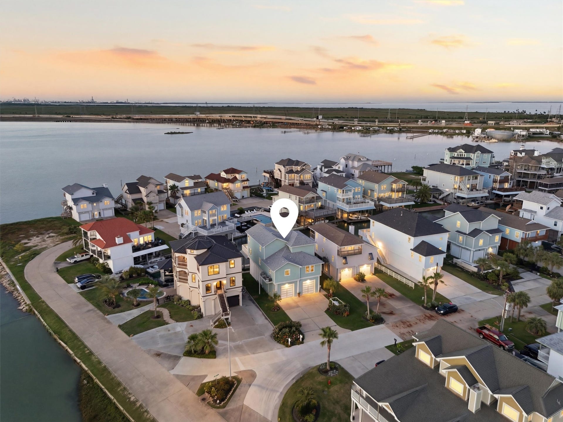 438 Amanda Circle, Tiki Island, TX 77554 Surrounded by water and coastal
beauty, this property offers the
kind of boating-friendly
placement that makes weekend
escapes and daily sunset
cruising feel effortless.