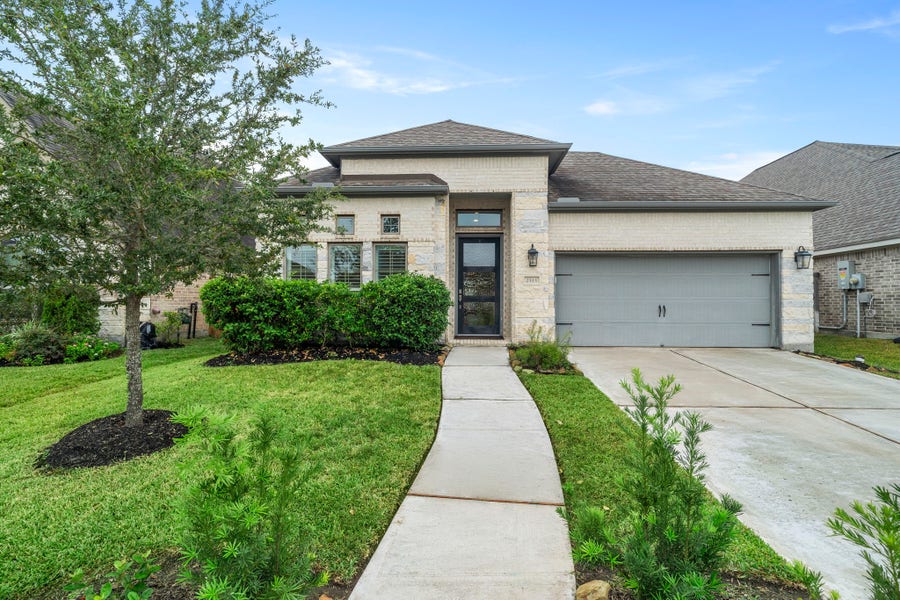 Property photo for 2315 Calm Channel Court, Missouri City, TX