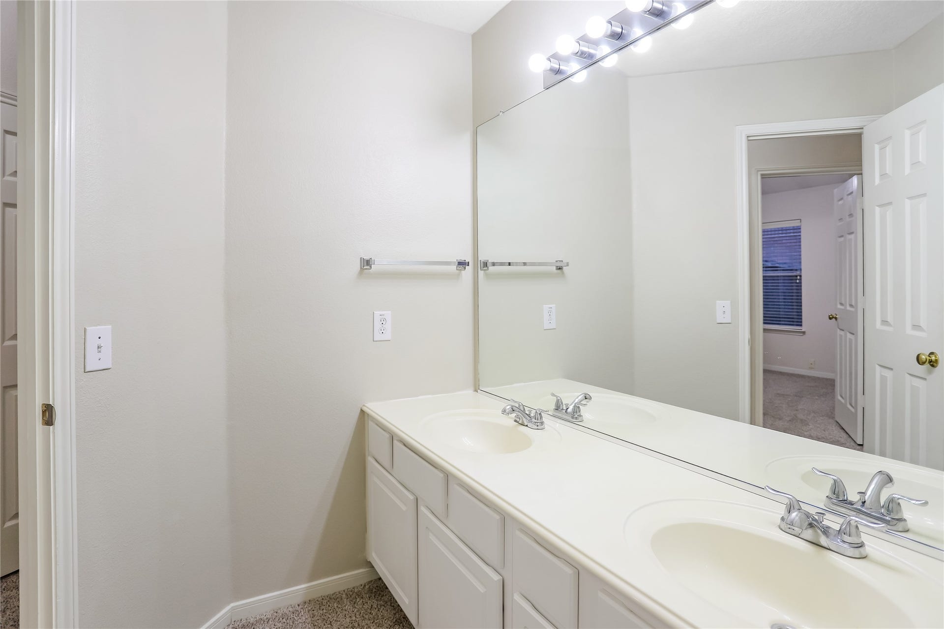 1343 Summer Terrace Drive, Sugar Land, TX 77479