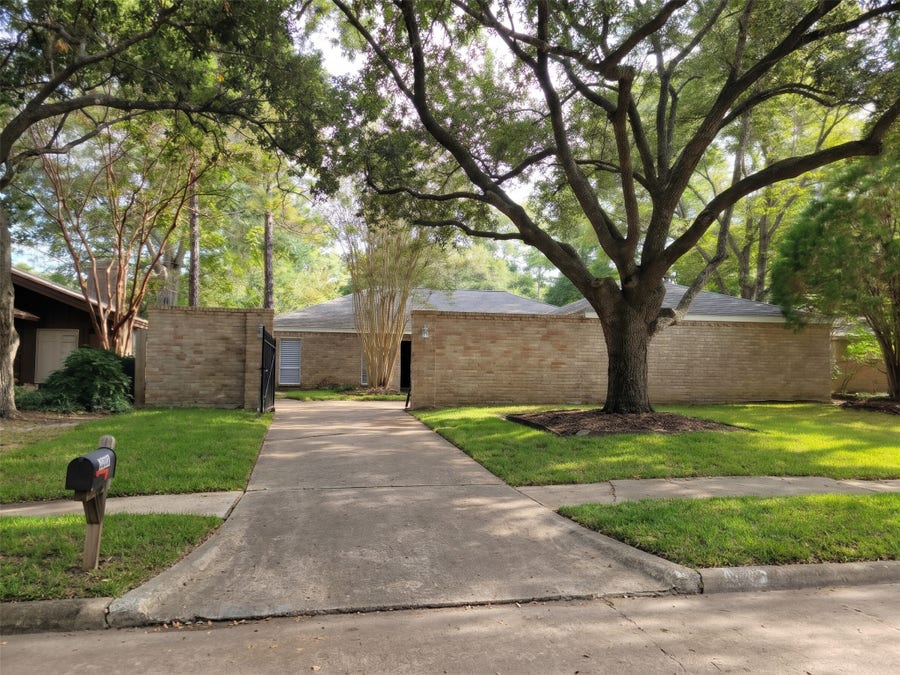 Property photo for 1823 Cherry Bend Drive, Houston, TX