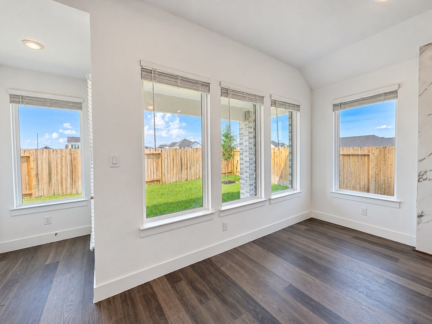 3411 Summercrisp Hollow Lane, Pearland, TX 77581 3411 Summercrisp Hollow Lane, Pearland, TX 77581