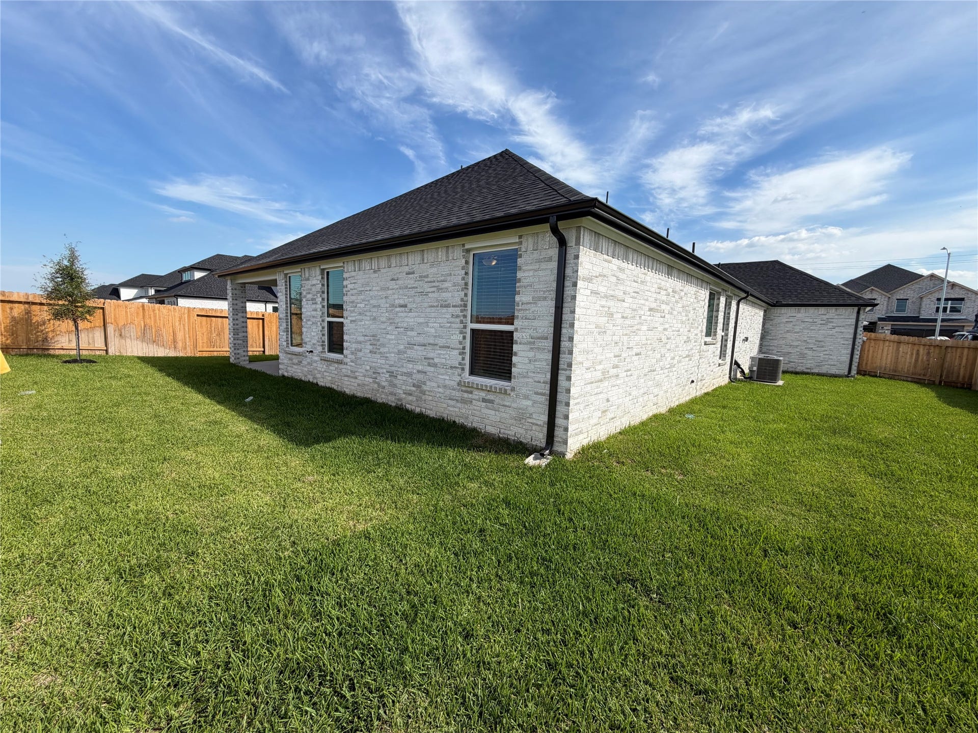 3411 Summercrisp Hollow Lane, Pearland, TX 77581 3411 Summercrisp Hollow Lane, Pearland, TX 77581