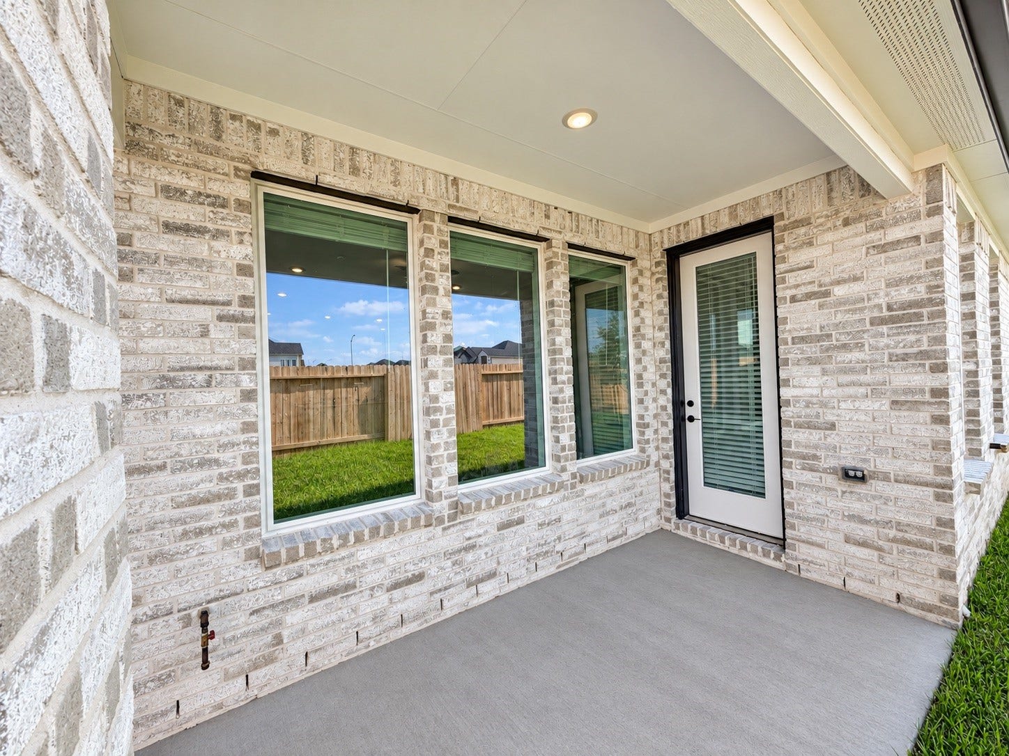 3411 Summercrisp Hollow Lane, Pearland, TX 77581 3411 Summercrisp Hollow Lane, Pearland, TX 77581