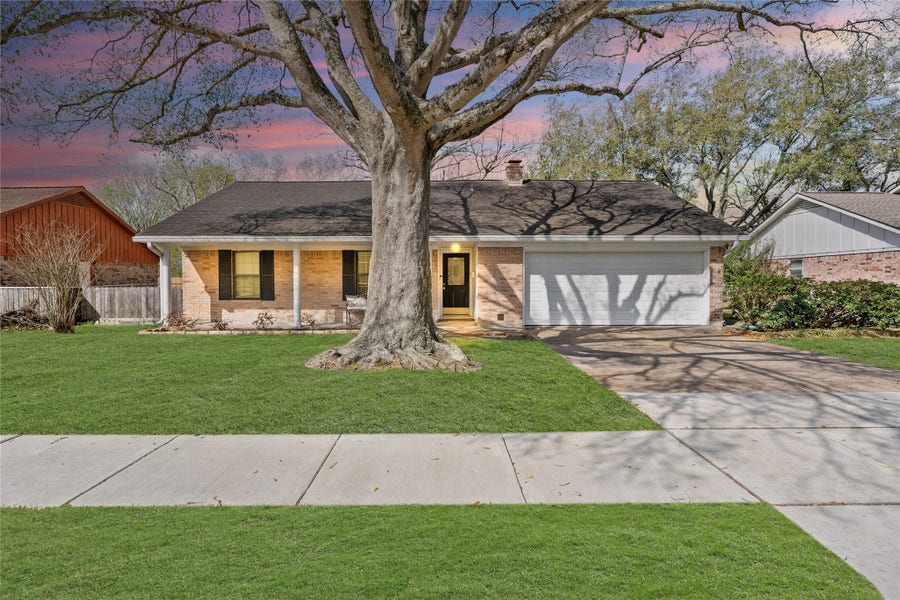 Property photo for 2104 Rose Road, Pearland, TX