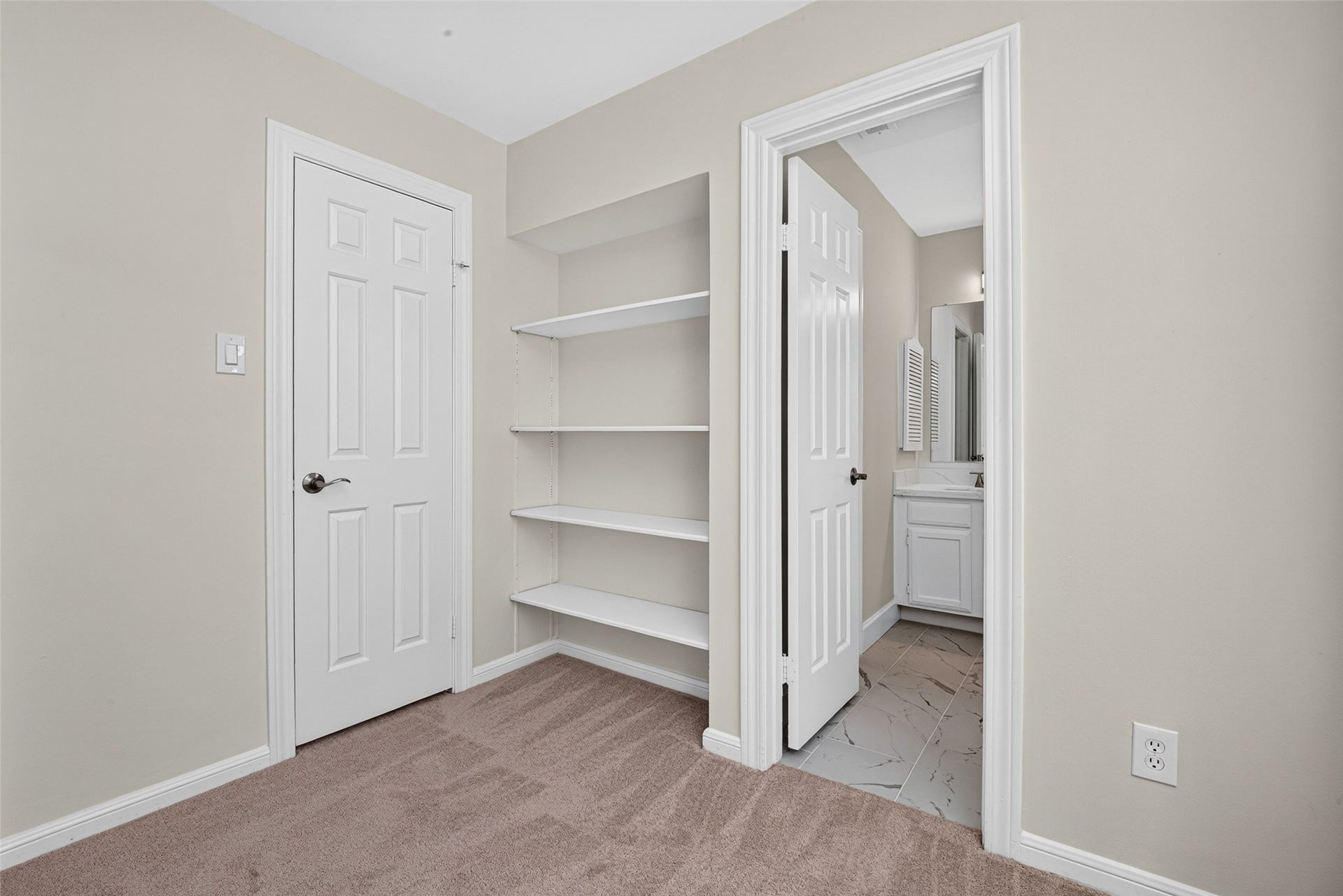 600 Wilcrest Drive, #66, Houston, TX 77042