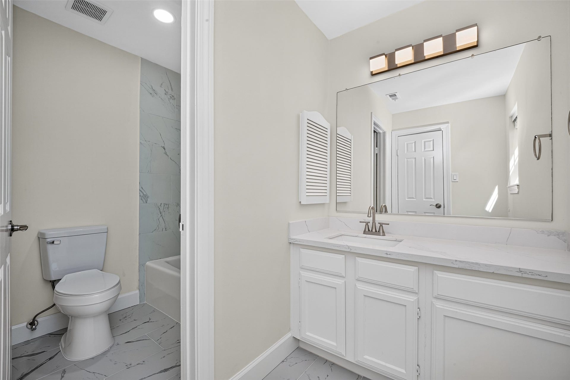 600 Wilcrest Drive, #66, Houston, TX 77042