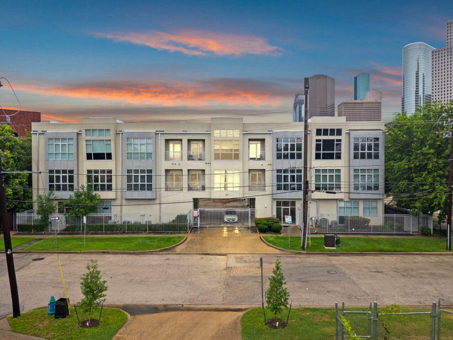 Property photo for 207 Pierce Street, #209, Houston, TX