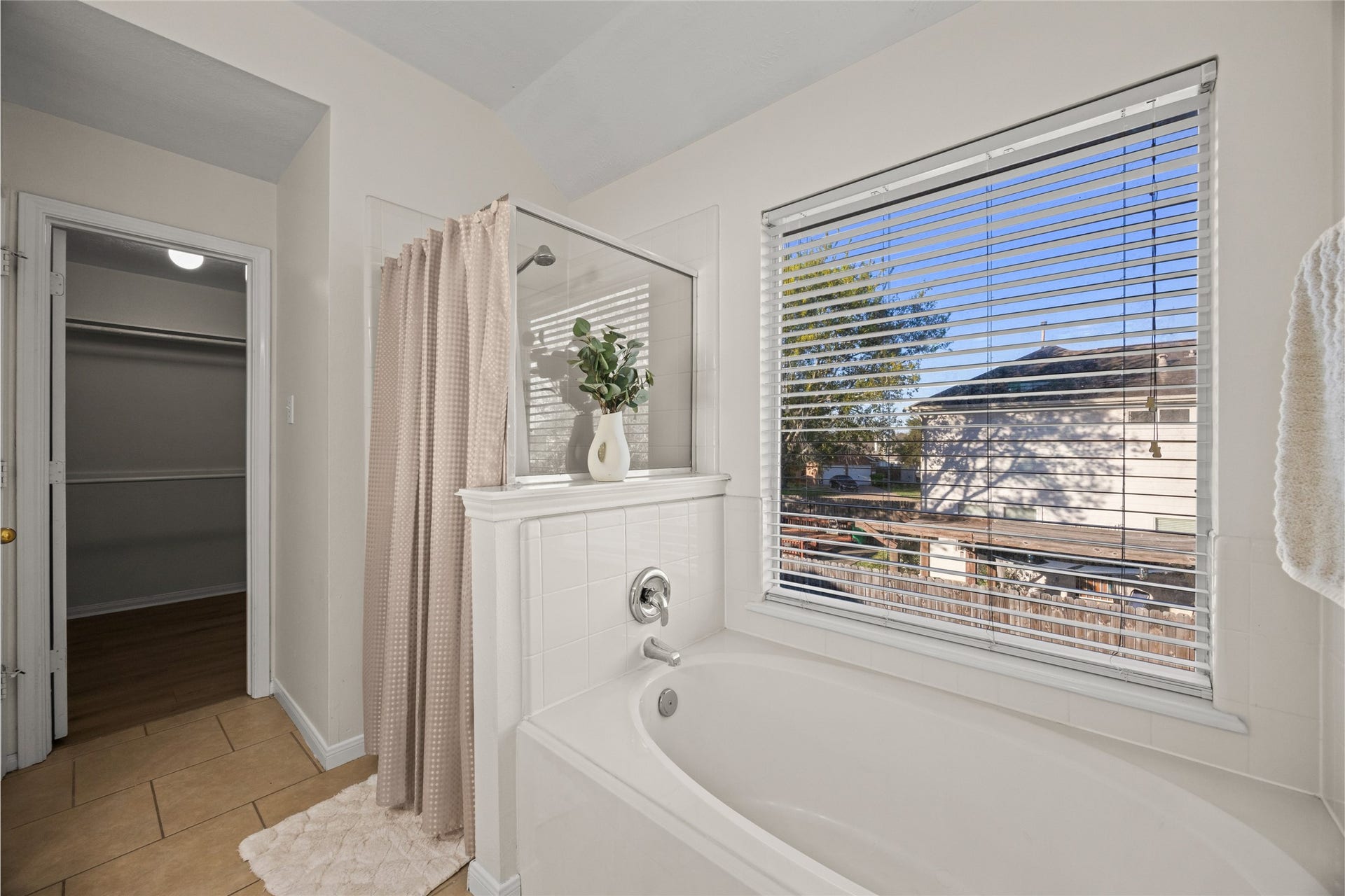 2202 Chelsea Vale Drive, Fresno, TX 77545 2202 Chelsea Vale Drive, Fresno, TX 77545