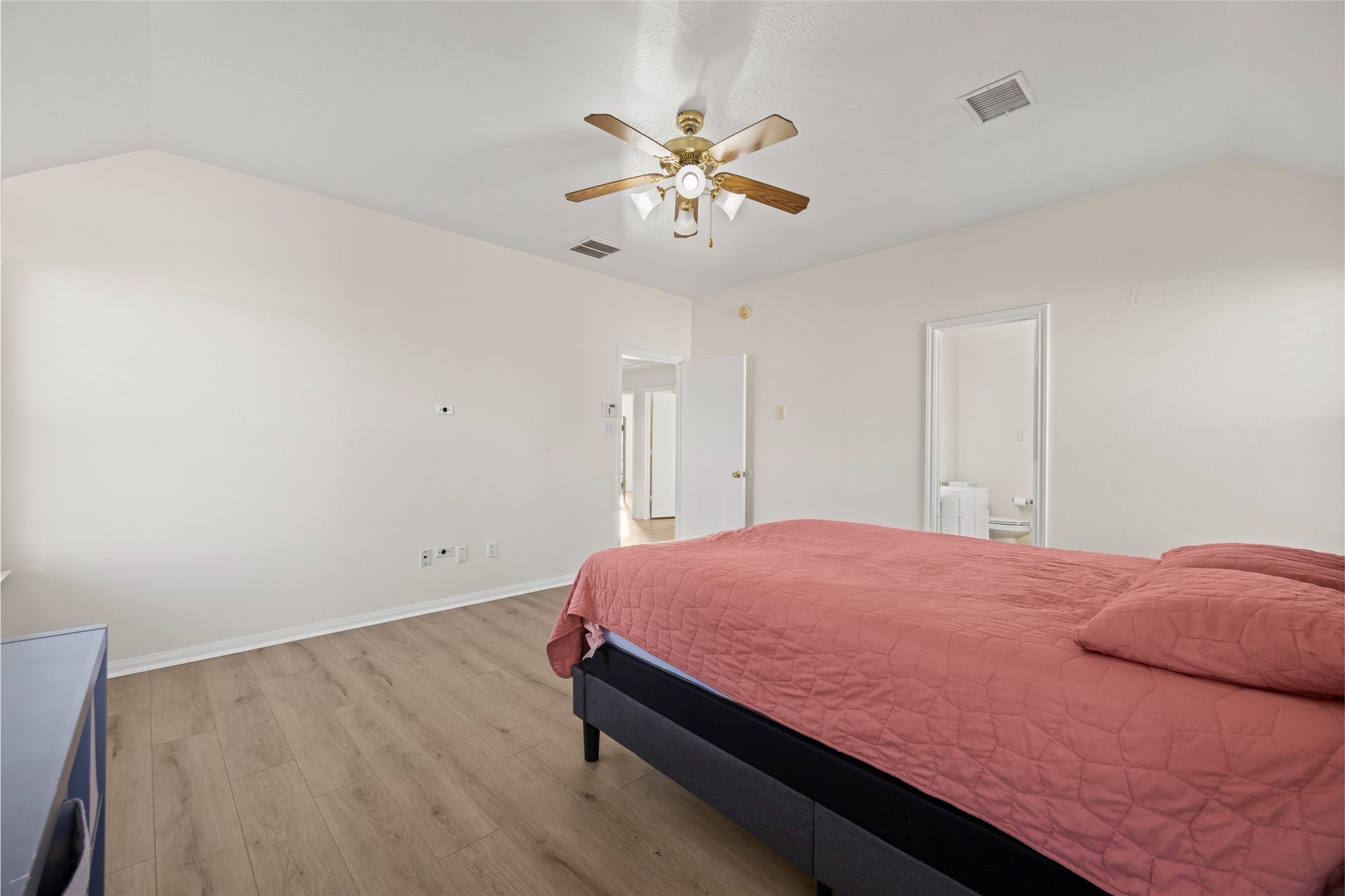 2202 Chelsea Vale Drive, Fresno, TX 77545 2202 Chelsea Vale Drive, Fresno, TX 77545