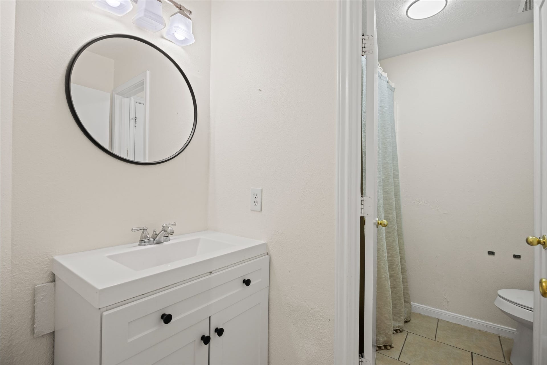 2202 Chelsea Vale Drive, Fresno, TX 77545 2202 Chelsea Vale Drive, Fresno, TX 77545