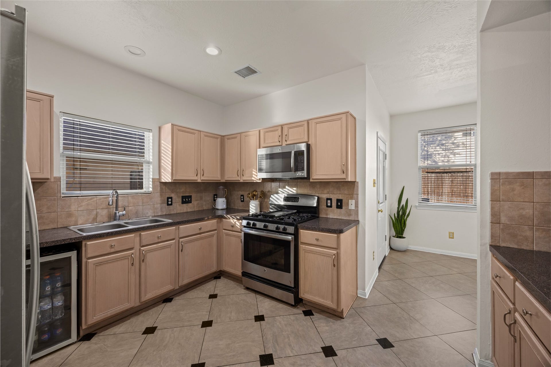 2202 Chelsea Vale Drive, Fresno, TX 77545 2202 Chelsea Vale Drive, Fresno, TX 77545