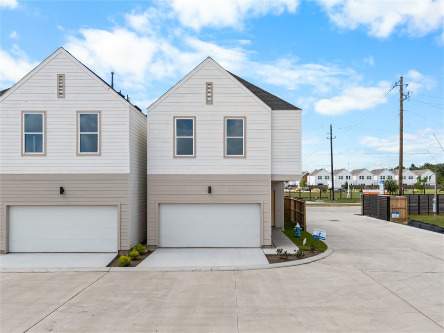 Property photo for 4012 Buffalo Moon Drive, Houston, TX