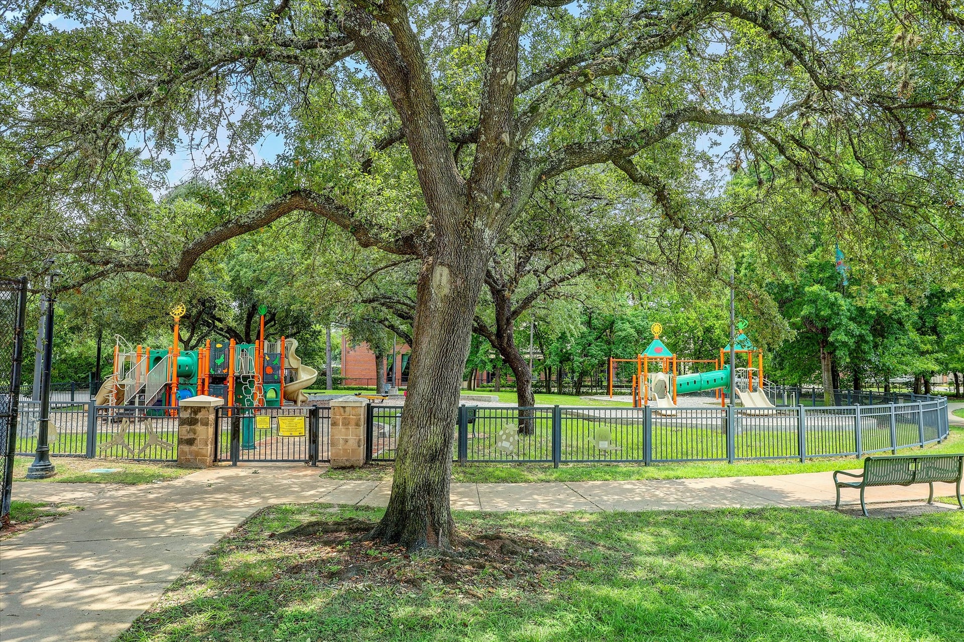 2120 Potomac Drive, #A, Houston, TX 77057 Lovely park!
