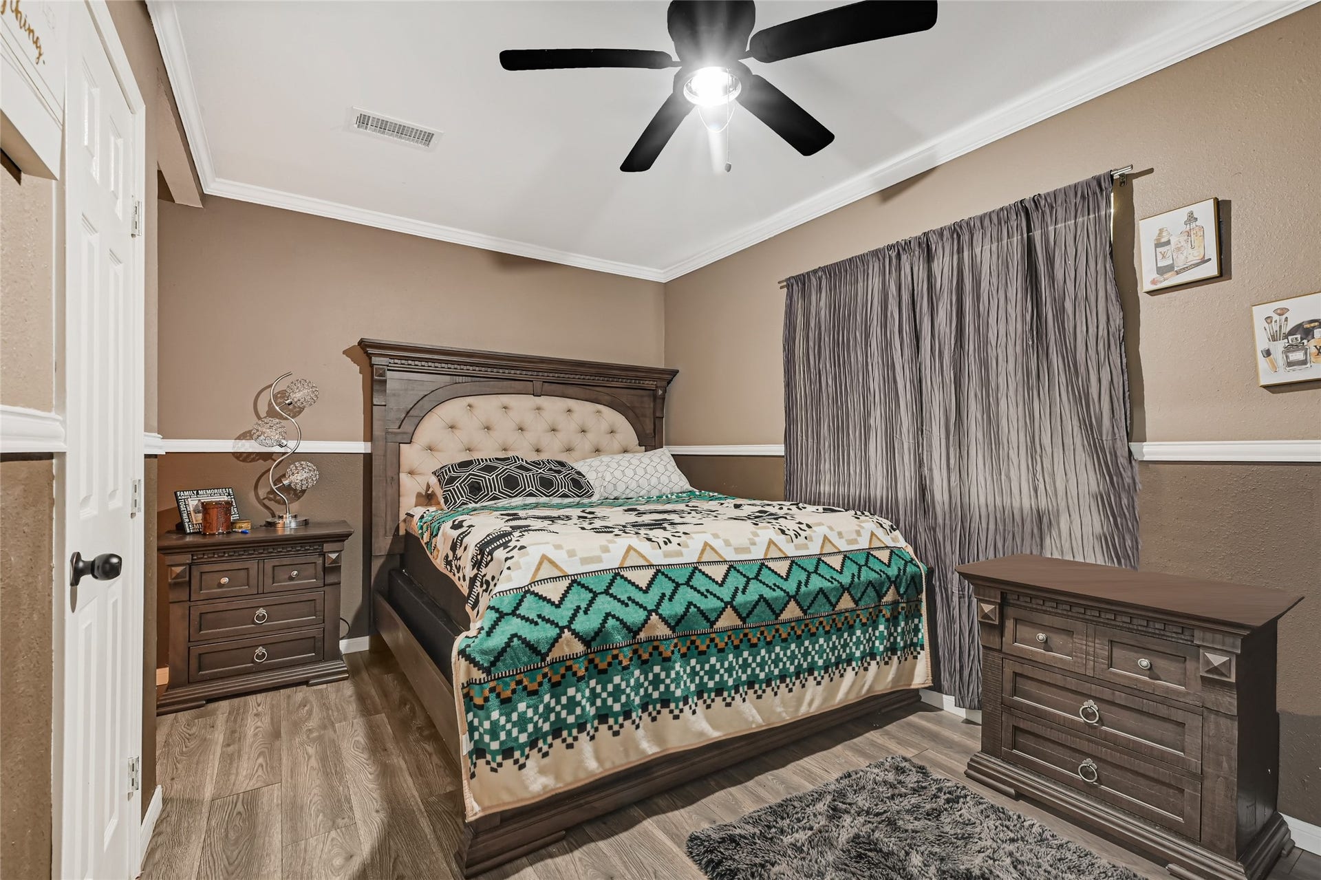 1033 W Snyder Street, Alvin, TX 77511
