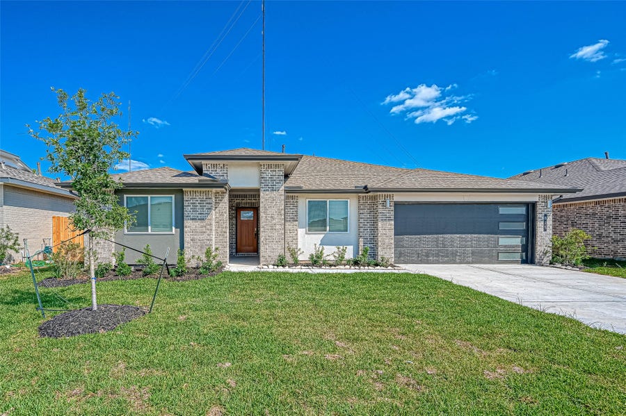 Property photo for 815 Dahlia Petal Dr, Missouri City, TX