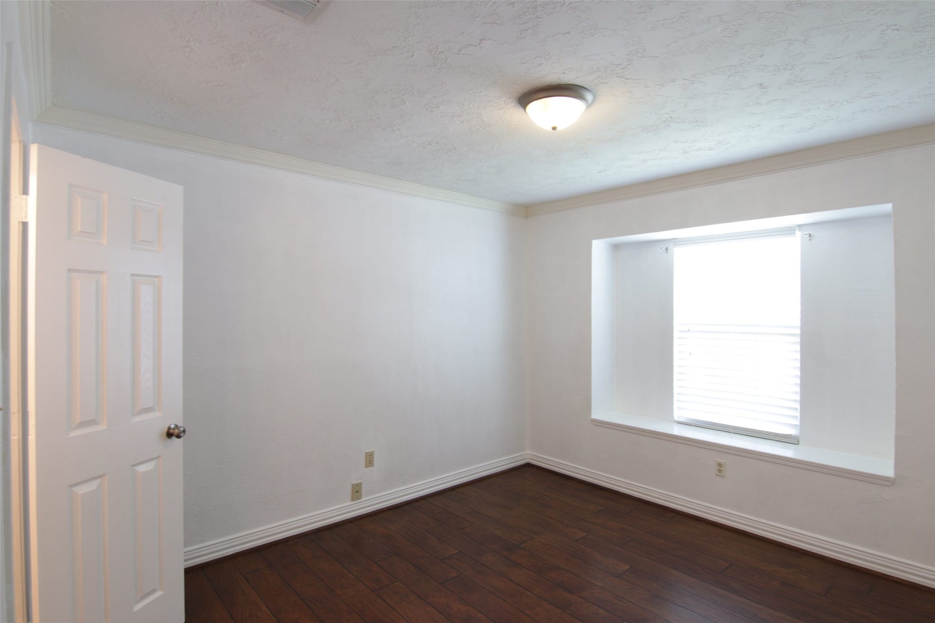 10402 Long River Drive, Sugar Land, TX 77498 10402 Long River Drive, Sugar Land, TX 77498