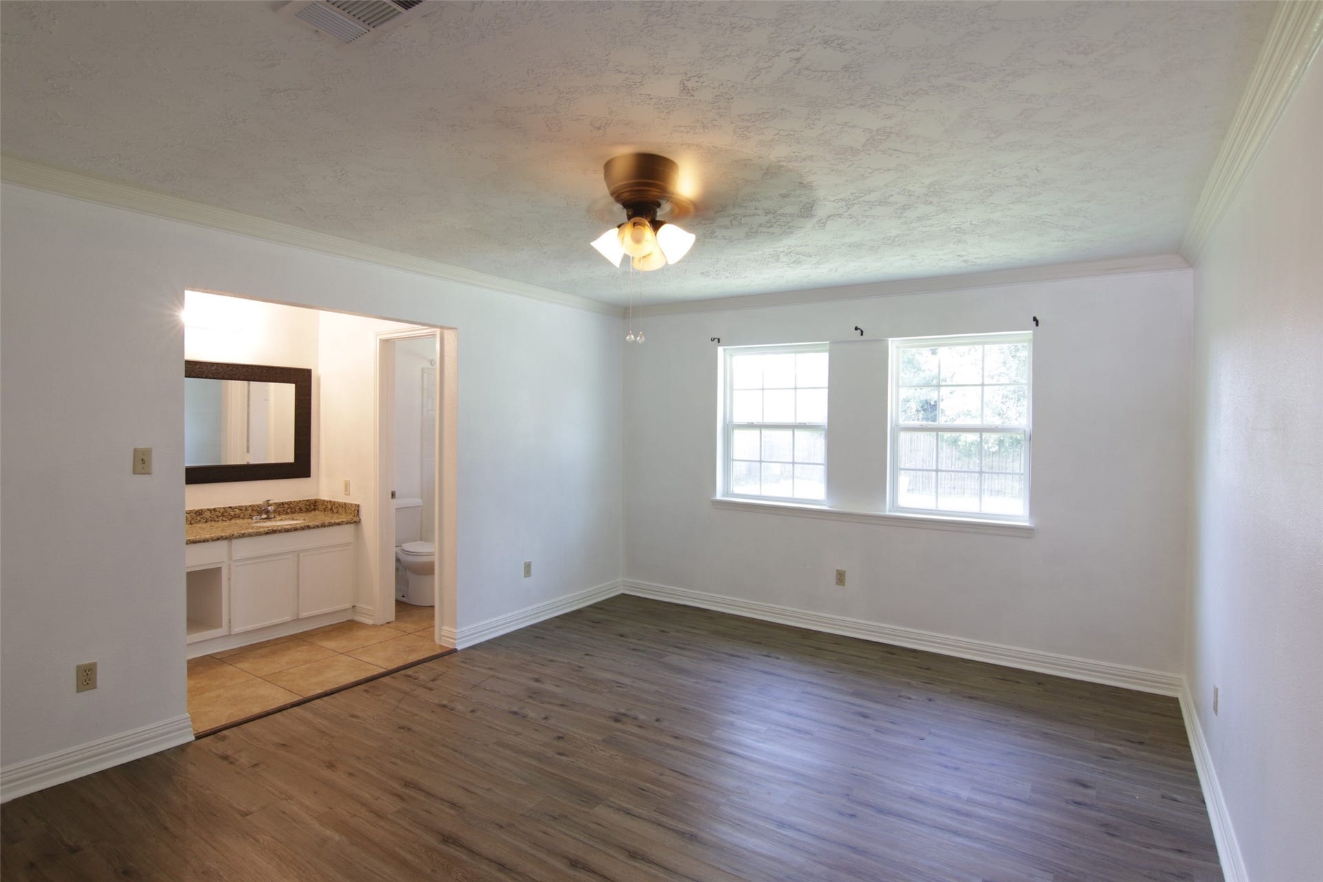 10402 Long River Drive, Sugar Land, TX 77498 10402 Long River Drive, Sugar Land, TX 77498