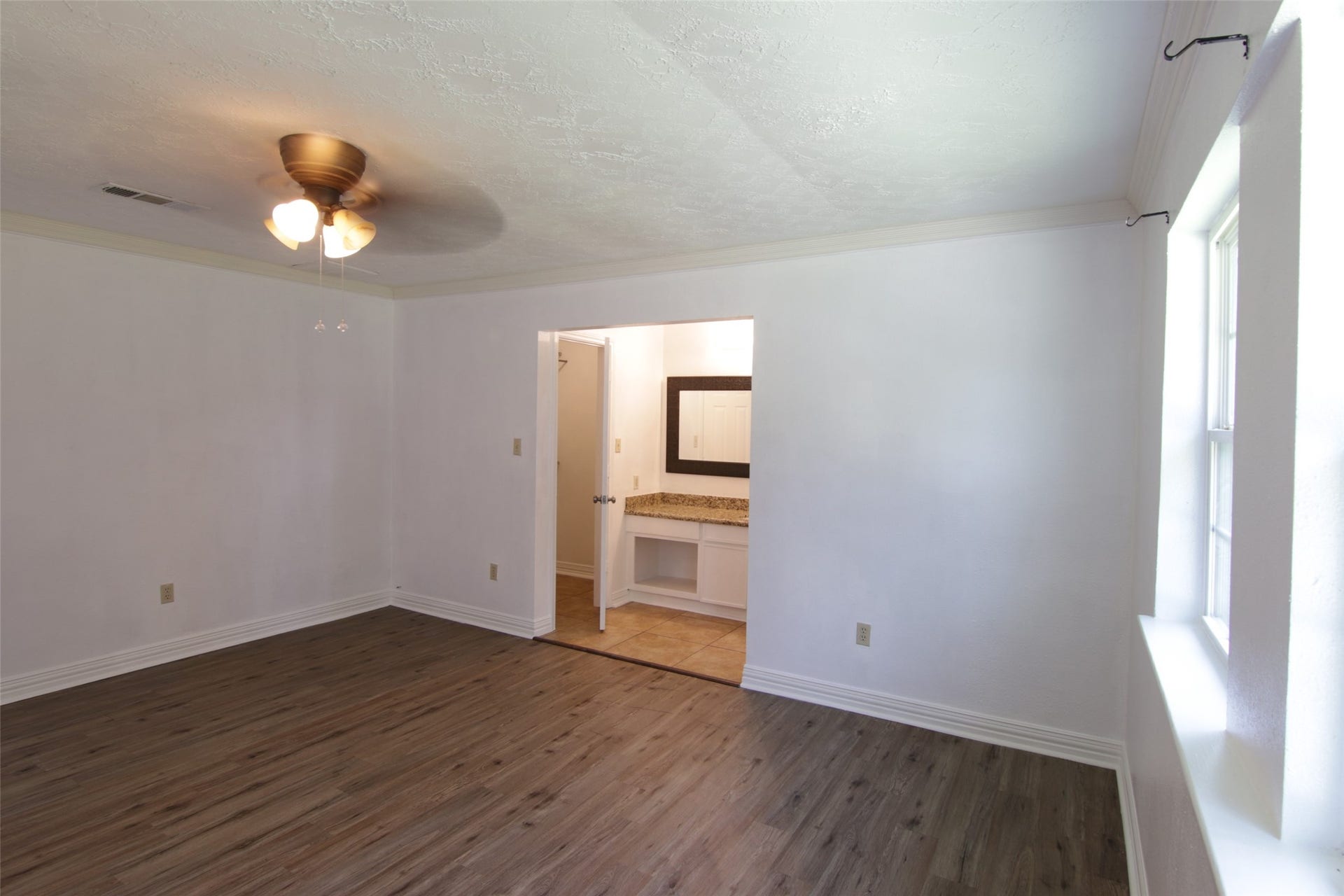 10402 Long River Drive, Sugar Land, TX 77498 10402 Long River Drive, Sugar Land, TX 77498