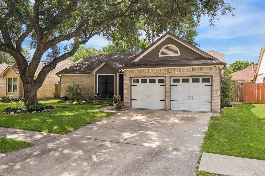 Property photo for 3115 Georgia Pine Drive, Spring, TX