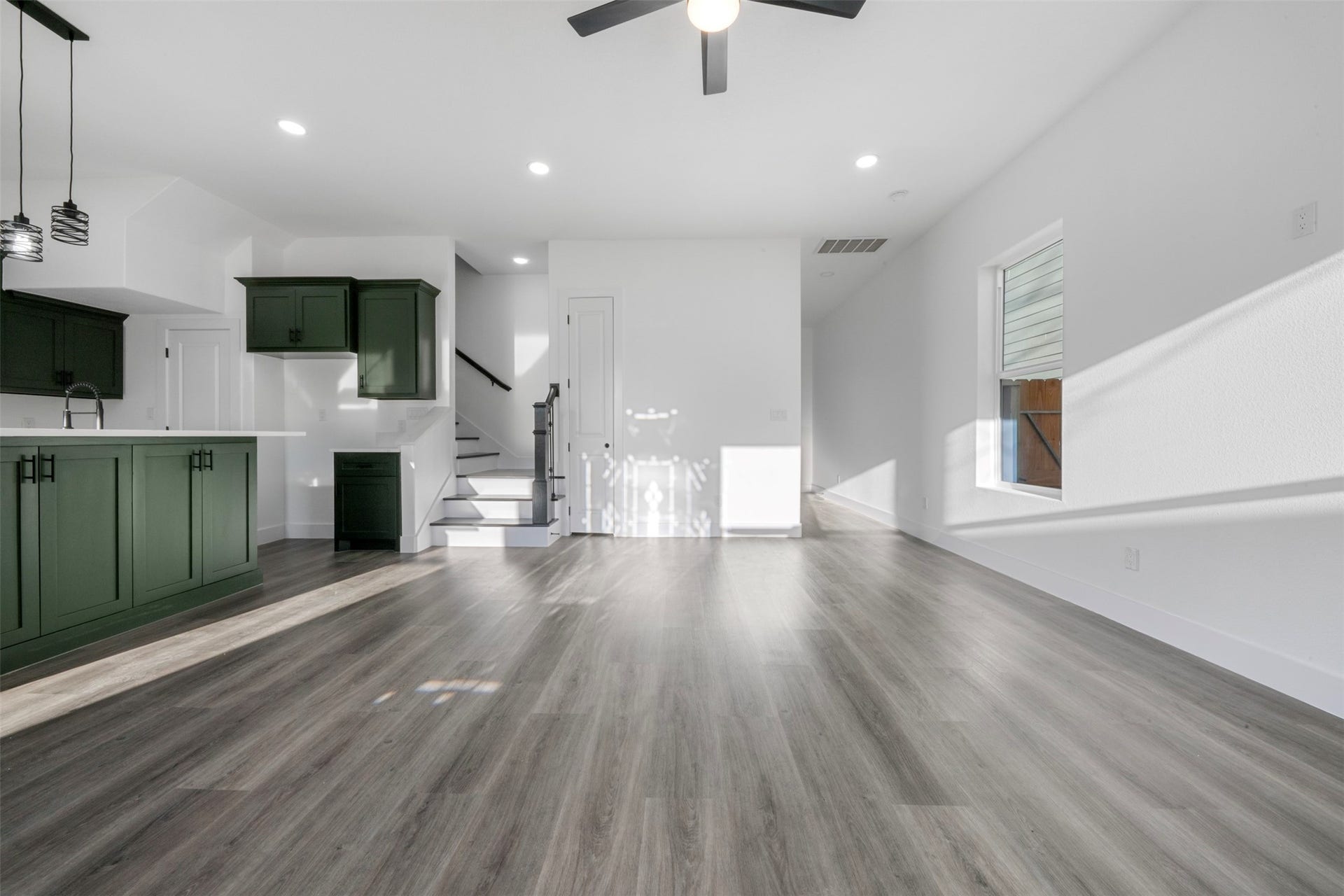 1306 Duff Lane, Houston, TX 77022 1306 Duff Lane, Houston, TX 77022