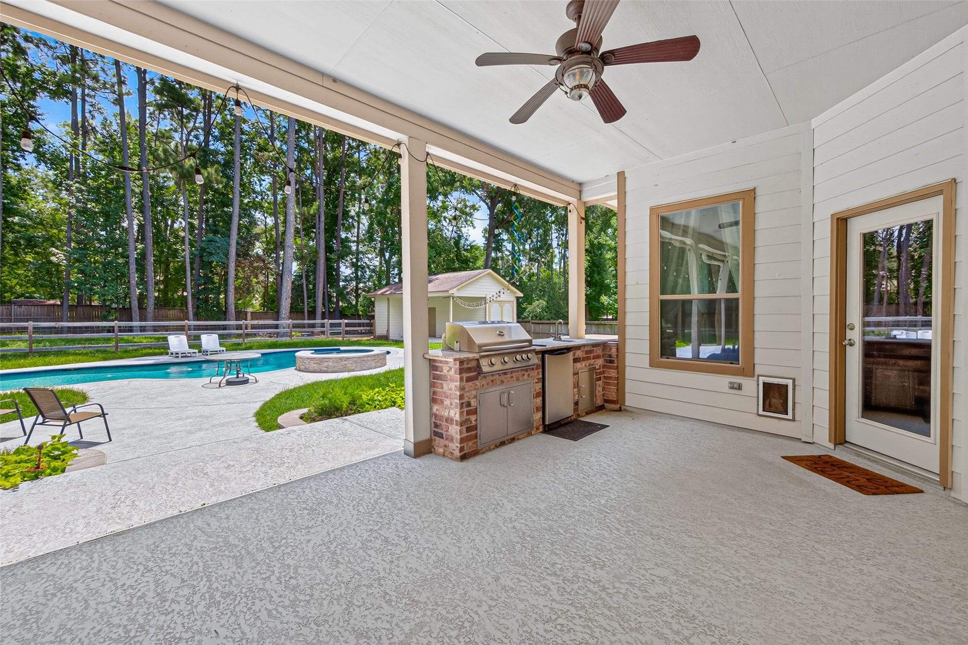 28510 Redwood Cliff Lane, Huffman, TX 77336 28510 Redwood Cliff Lane, Huffman, TX 77336