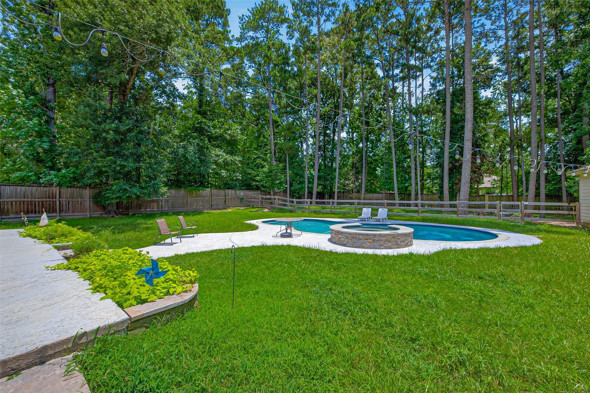 28510 Redwood Cliff Lane, Huffman, TX 77336 28510 Redwood Cliff Lane, Huffman, TX 77336