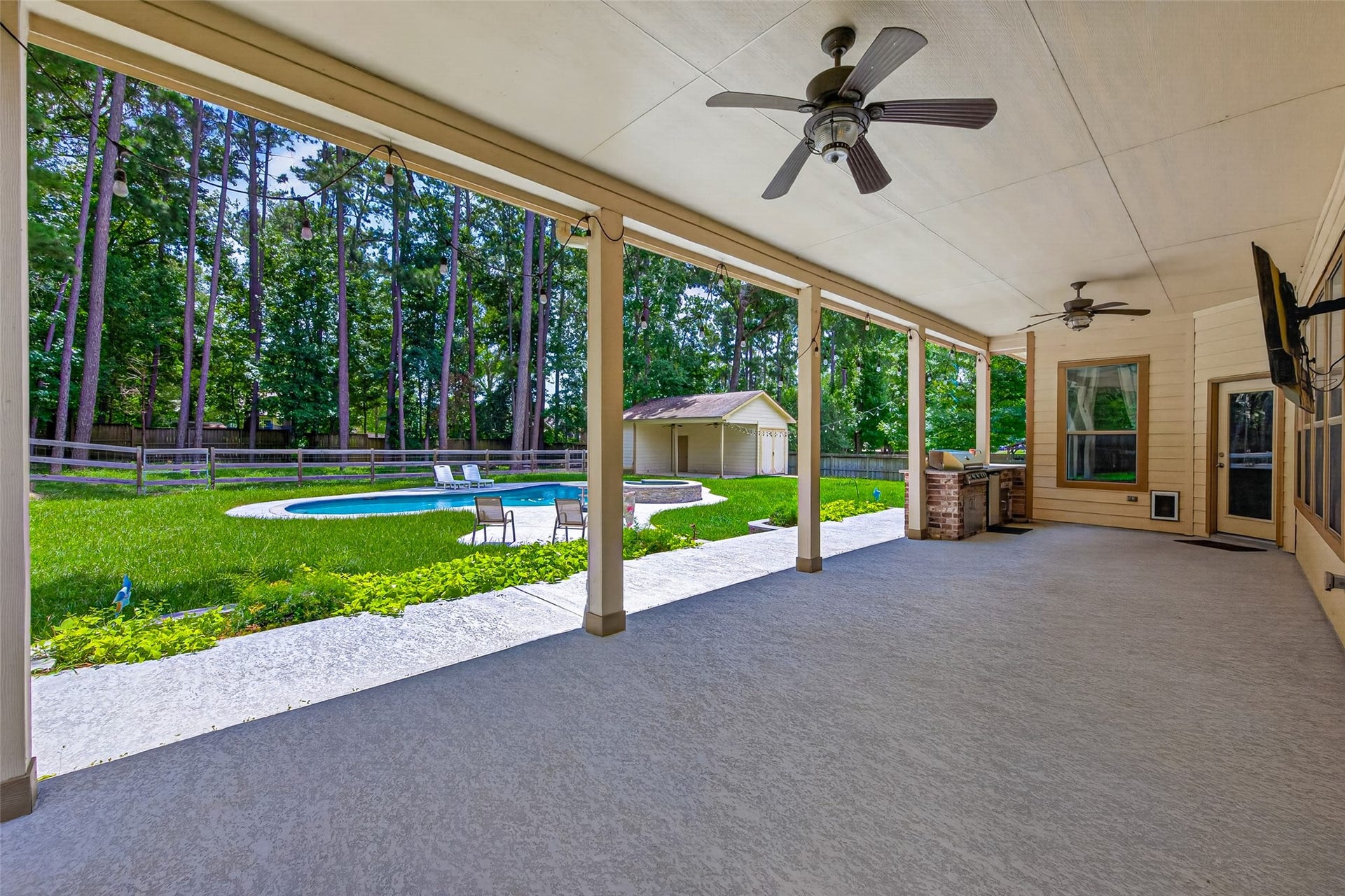 28510 Redwood Cliff Lane, Huffman, TX 77336 28510 Redwood Cliff Lane, Huffman, TX 77336