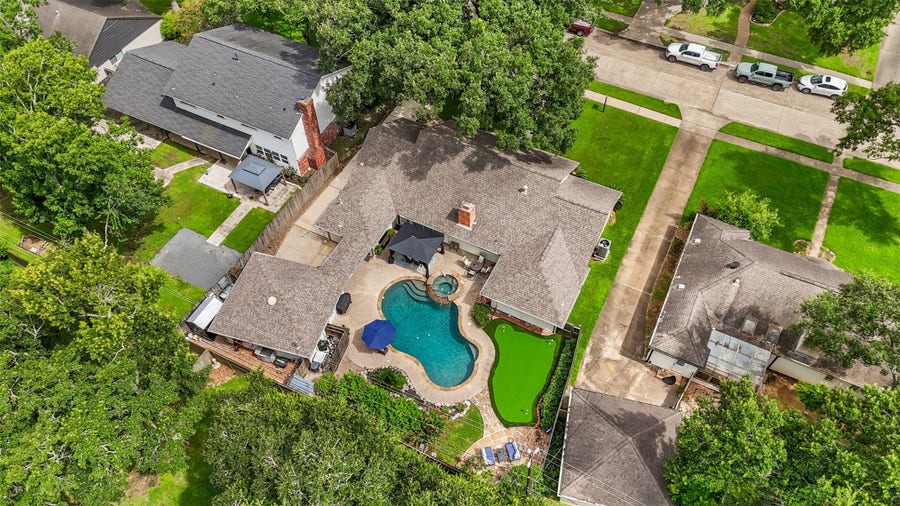 Property photo for 330 Bayou View Drive, Seabrook, TX