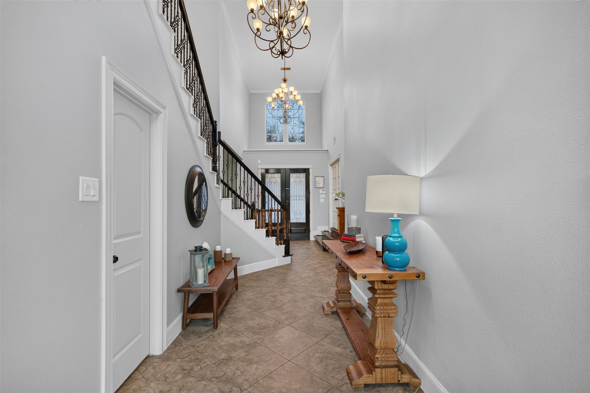 2806 Texas Laurel Drive, Katy, TX 77494 Beautiful wide entrance with double height ceilings