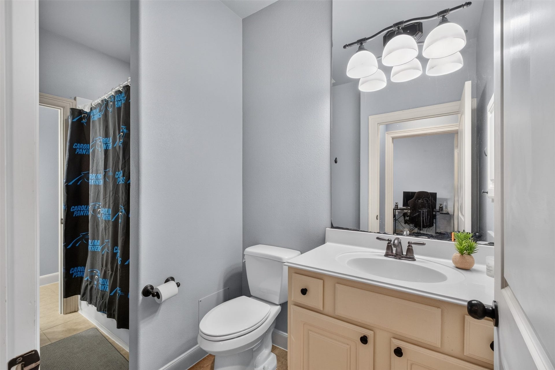 2806 Texas Laurel Drive, Katy, TX 77494 Upstairs bathroom layout