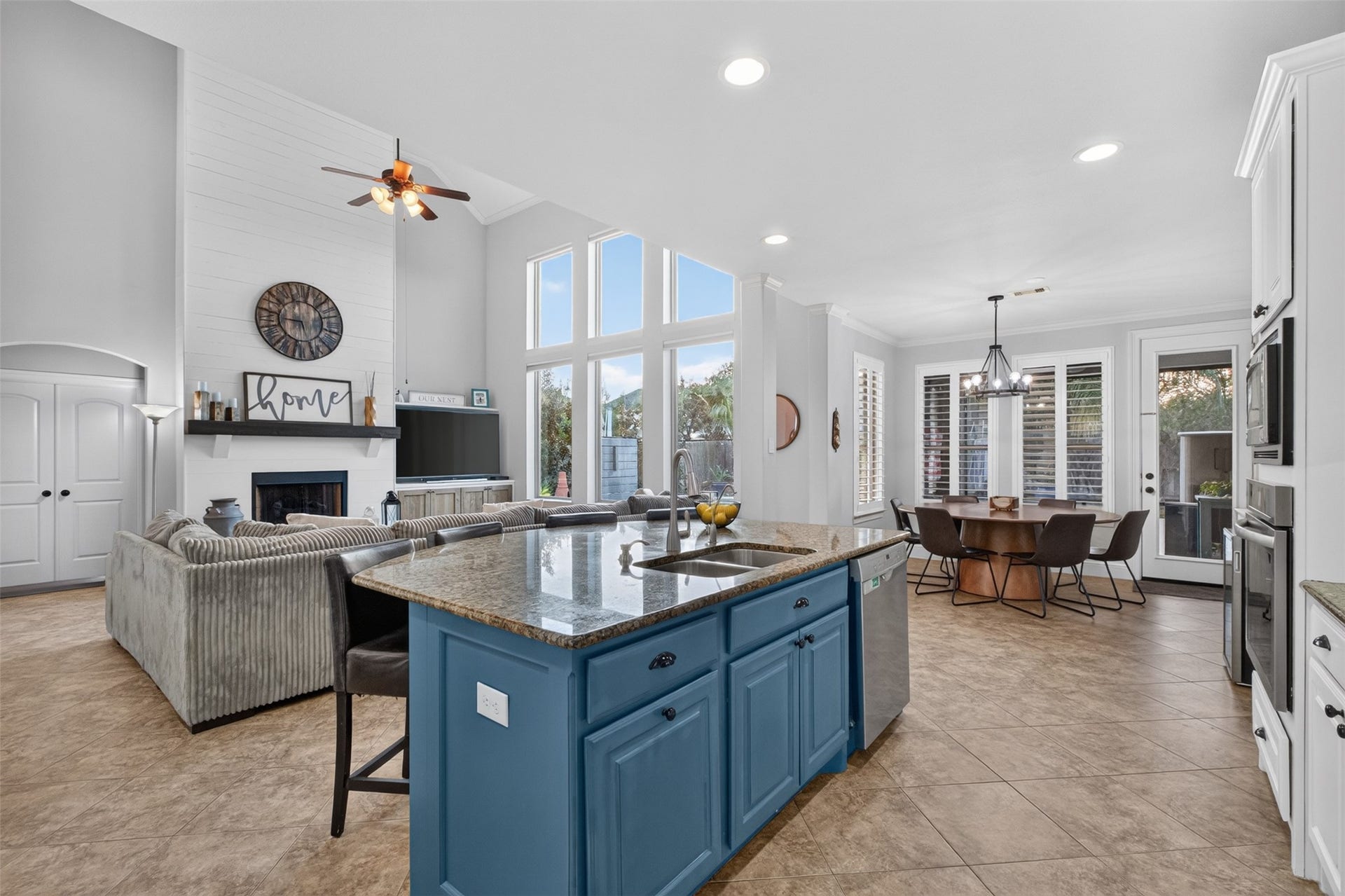 2806 Texas Laurel Drive, Katy, TX 77494 Whilst being open plan, the kitchen still has separation from the large living space but the whole flow of the home makes for a great entertaining space