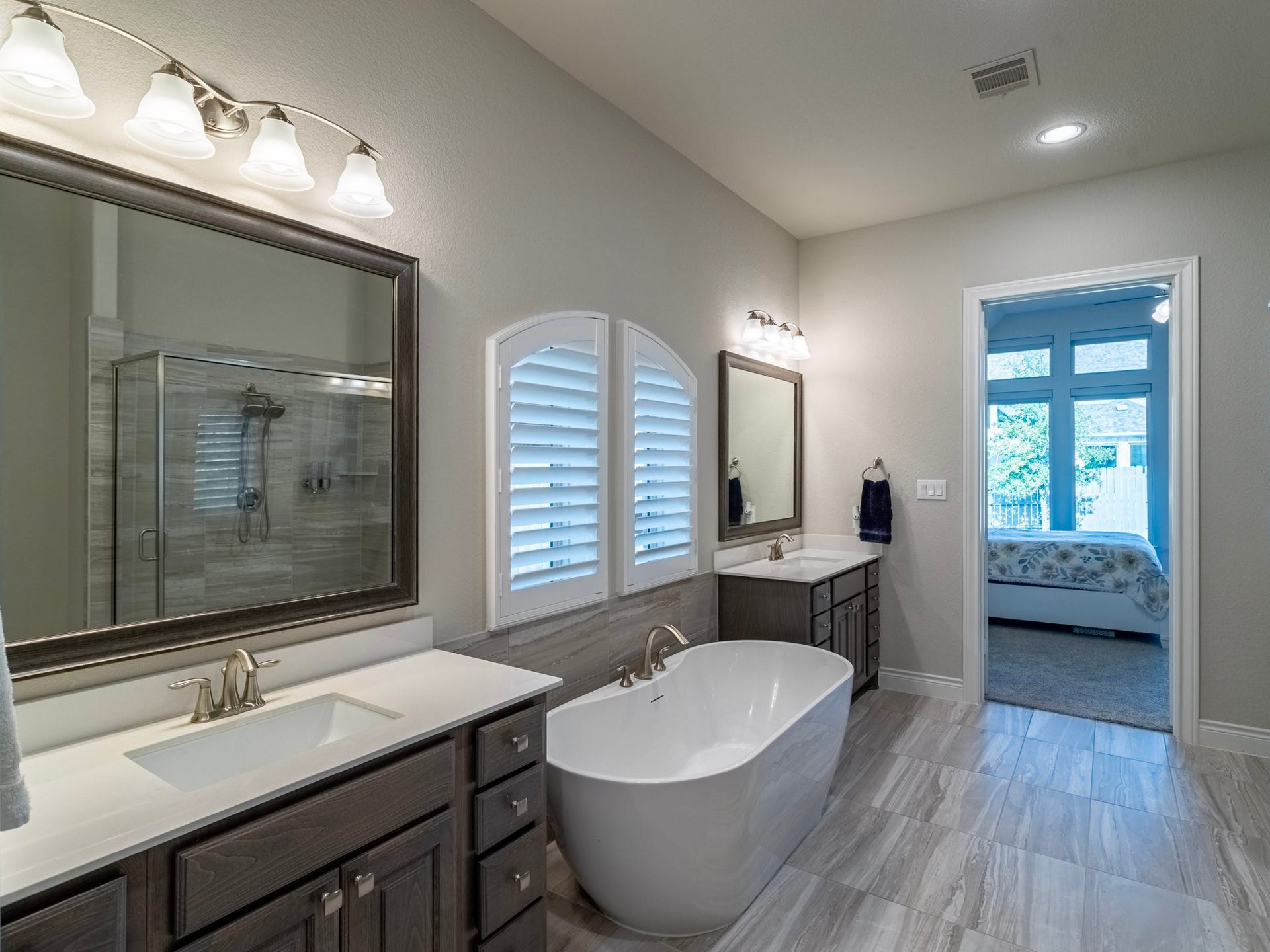17429 Orchid Falls Lane, Conroe, TX 77302 Dual vanites