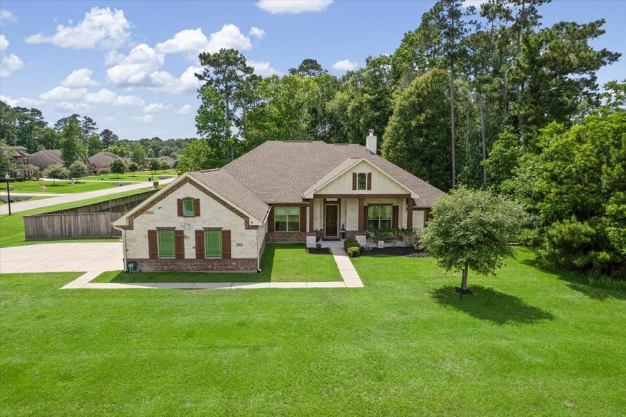 Property photo for 28503 Redwood Cliff Lane, Huffman, TX